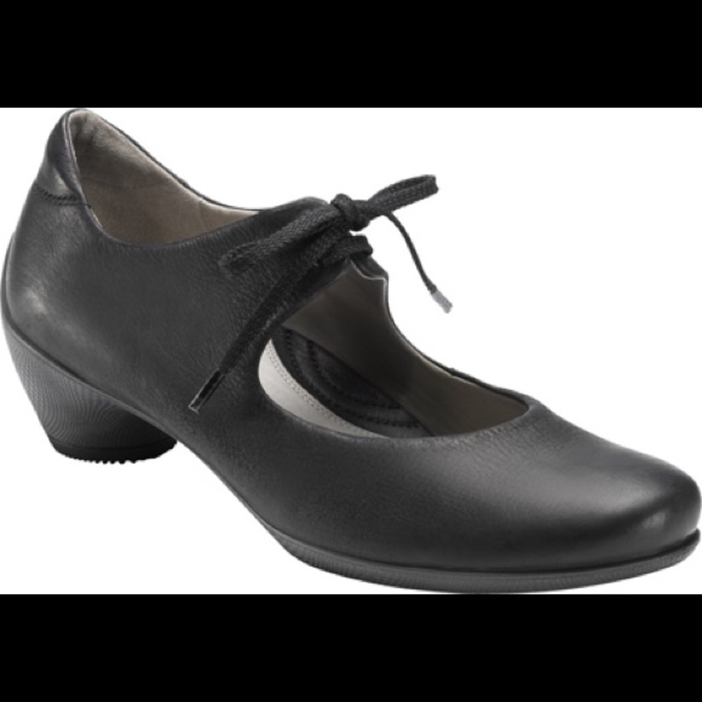 Ecco heels Mary-Jane lace-up style